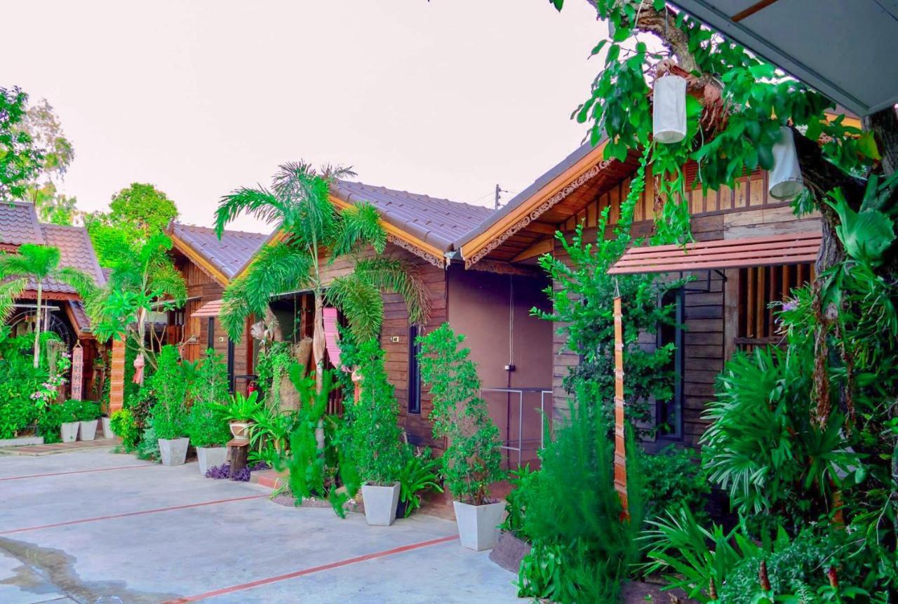 Khum Lanna Boutique Hotel Sisaket Exterior foto